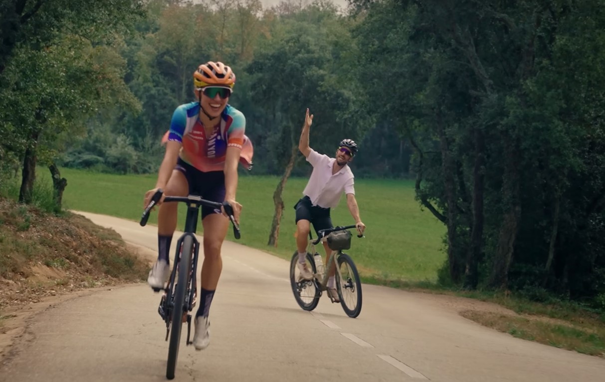 Katarzyna Niewiadoma z mężem. [kadr z filmu "Four Seconds Changed Everything"]